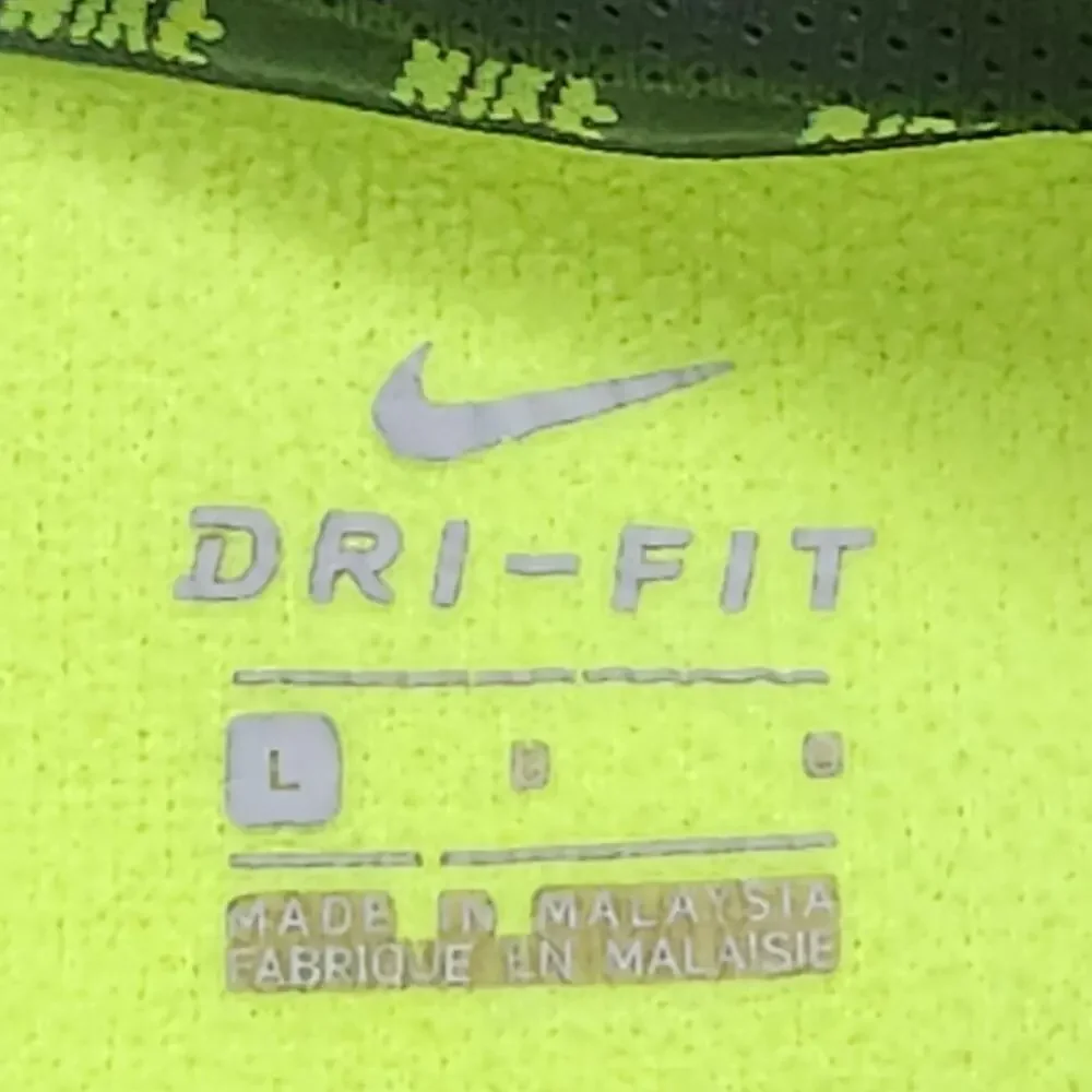Nike Dri-FIT Hoodie Boys Large Green Skull Football Fleece Pullover 844210-702